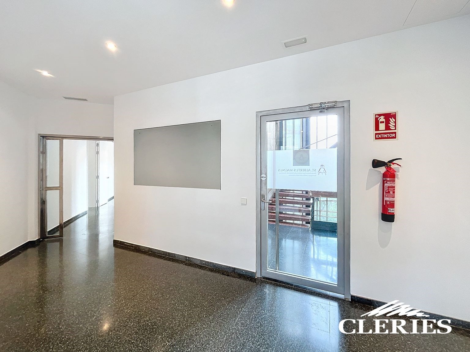 /RealEstateImages/6603/Oficinas_Alquiler_SagradaFamilia_Barcelona_02 [Resolucion de Escritorio].jpg